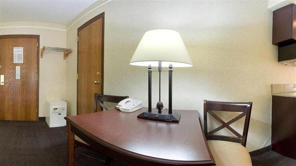 Candlewood Suites Grand Rapids Airport By Ihg Каскейд Экстерьер фото