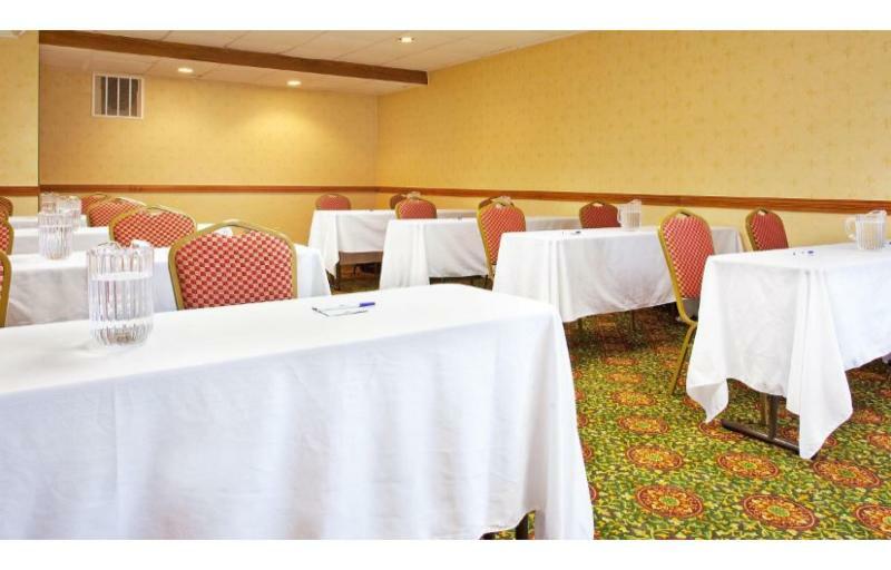 Candlewood Suites Grand Rapids Airport By Ihg Каскейд Экстерьер фото